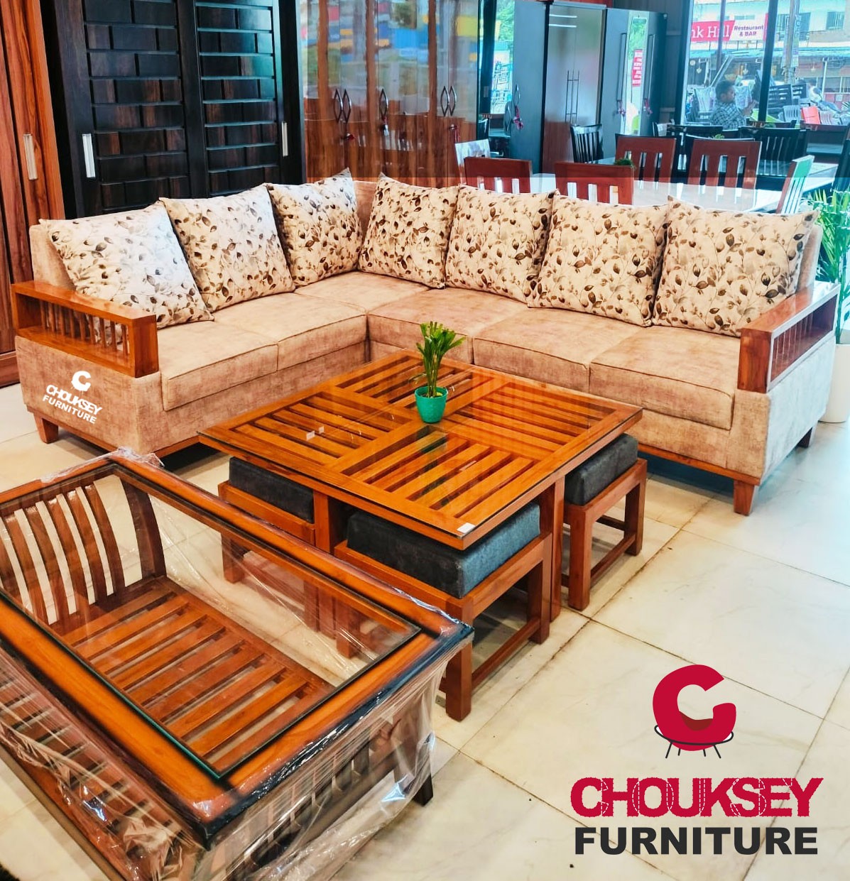 L-Shape-7- seater-half-horizontal-lines